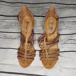 Sirens Nude Cutout Design Blocked Heel Size 8